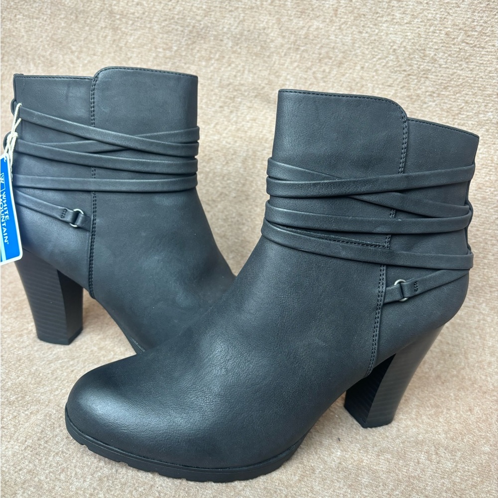 White mountain bootie.
